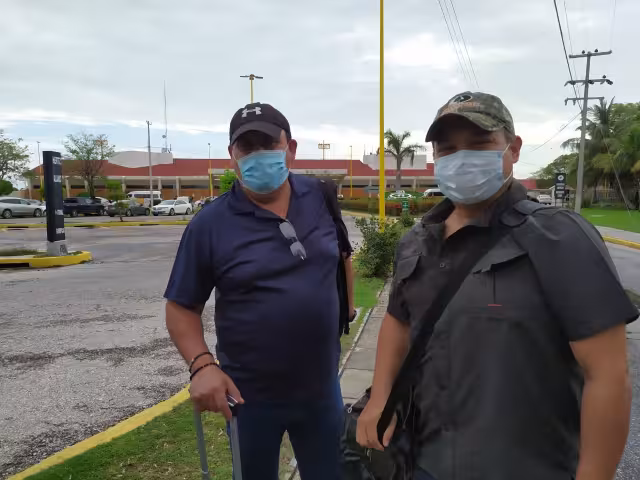 Los petroleros mencionaron tener más 50 años de edad y ya se registraron para el proceso de vacunación