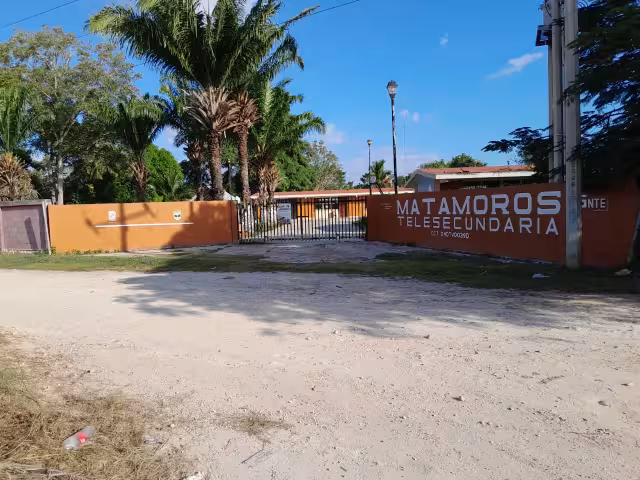 Los agresores viajaban en una motocicleta y se cubrían el rostro con cascos.