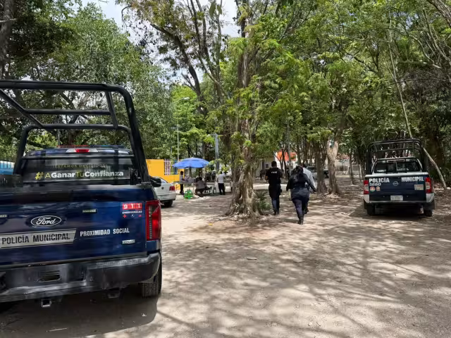 El hombre fue encontrado sobre la avenida Los Tules y explicó que había pasado la noche de fiesta con unos amigos