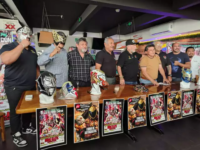 En la rueda de prensa se dieron los detalles de la cartelera luchística.