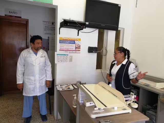 De igual forma, se pidió apoyo a una regidora para darle salida a la petición