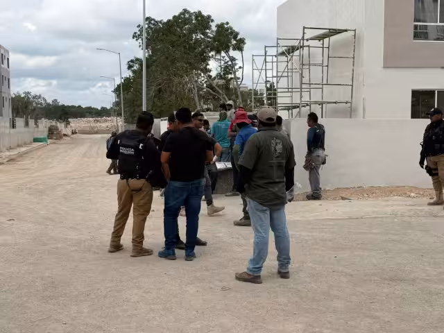 Compañeros de obra aseguraron que los hombres llegaron a trabajar, pero al finalizar la jornada laboral negaron haberlos visto