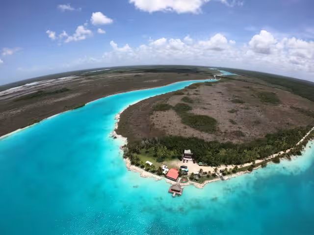 Alistan regata en Laguna de Bacalar por aniversario de la Armada de México