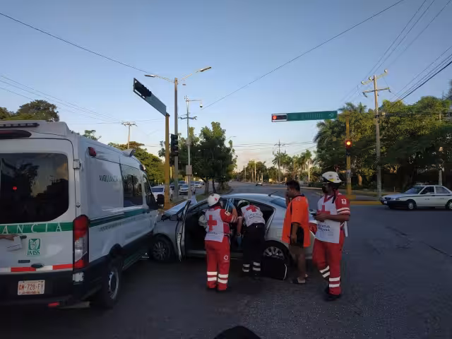 Los vehículos quedaron atravesados en el cruce de las mencionadas avenidas