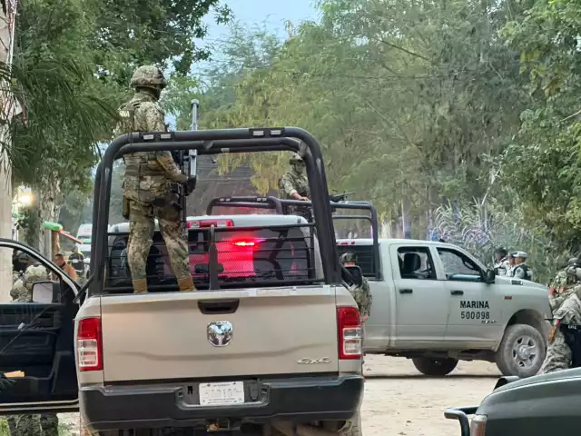 Elementos de la Marina y Ejército Mexicano llegaron al escena de los hechos.