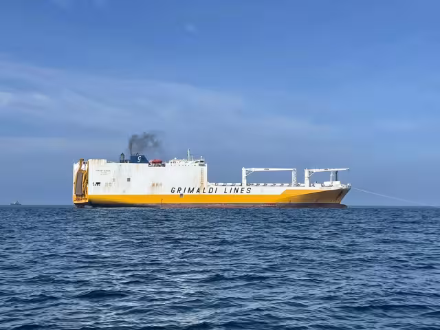 El buque se puede ver desde varios metros de distancia