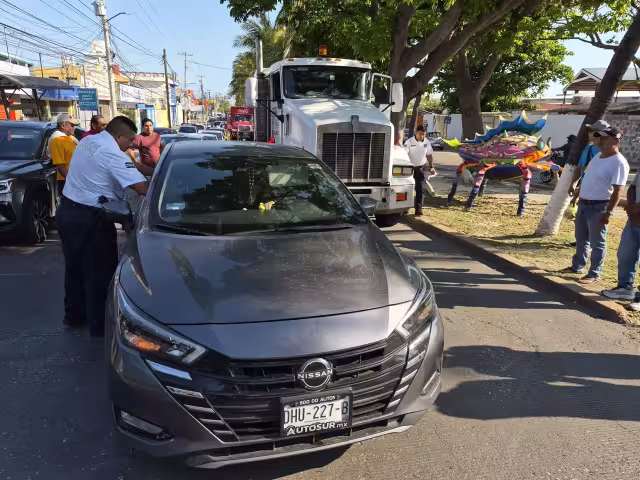 Accidente en Periférica Norte deja daños y afecta circulación