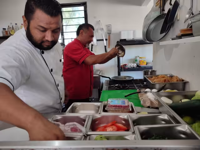 El 36.8 por ciento de las familias obtienen ingresos de un negocio independiente, personal o familiar.