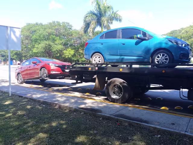 Ambos vehículos prestaban servicio en el interior del aeropuerto de Mérida