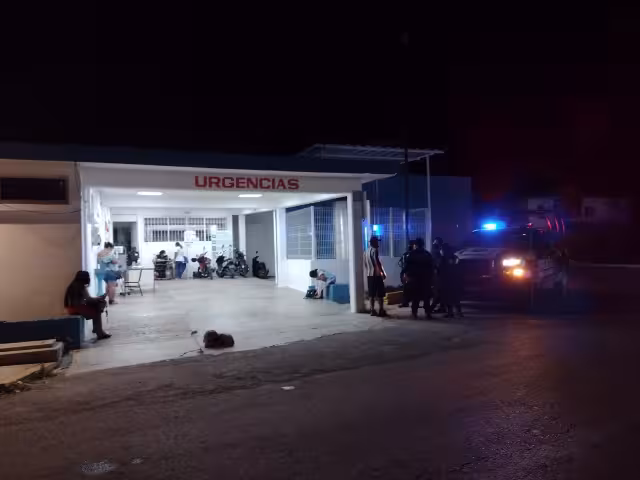 Al sitio hicieron acto de presencia varias patrullas de la Policía municipal para indagar lo sucedido