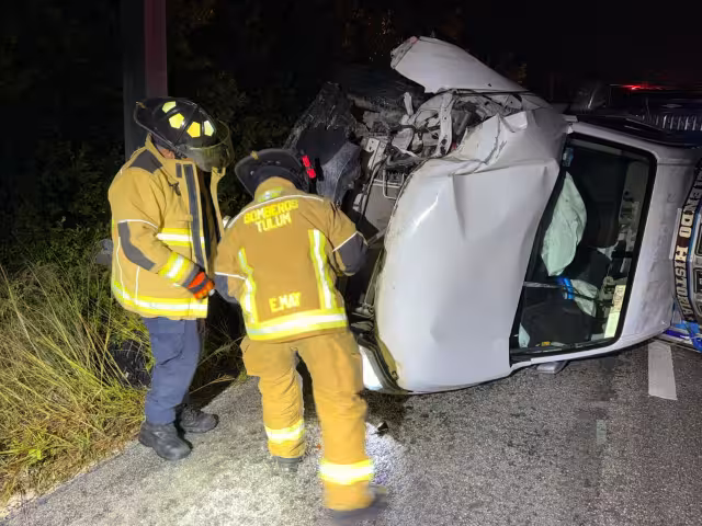 El incidente no dejó personas gravemente lesionadas, pero si un en el pavimento se observó un derrame moderado de aceite y anticongelante