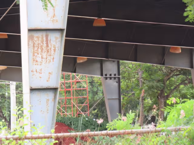 El trabajador cayó, siendo trasladado al hospital, donde falleció