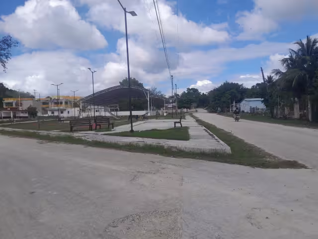 Dos hombres encapuchados que viajaban en otra motocicleta