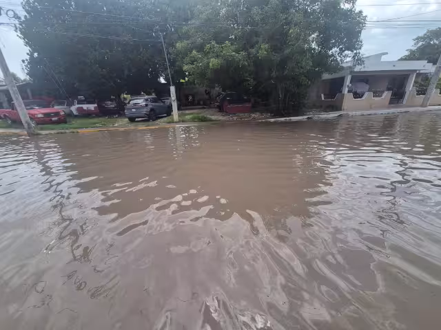 Vecinos de Champotón exigen solución urgente a encharcamientos tras lluvias