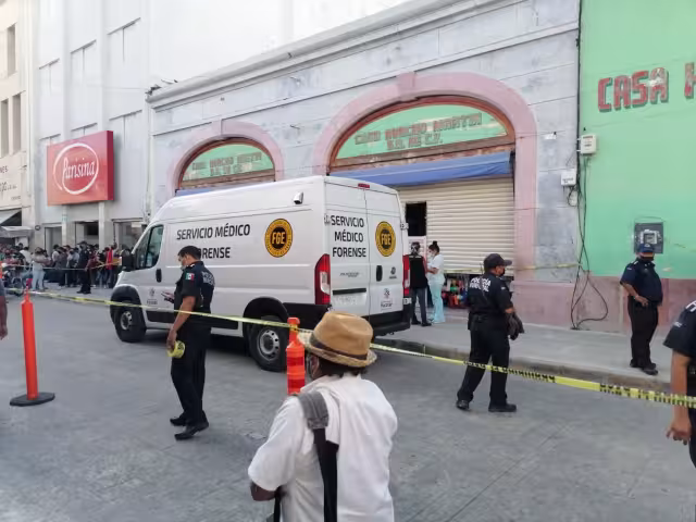 Tras recibir el reporte, paramédicos de la Policía Municipal se movilizaron, pero nada pudieron hacer por una persona de 60 años