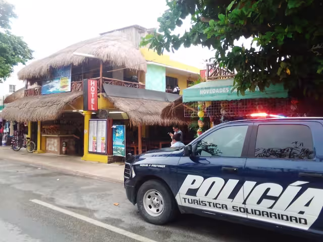 El cadáver del turista extranjero fue llevado al Servicio Médico Forense de Playa del Carmen para la necropsia de ley