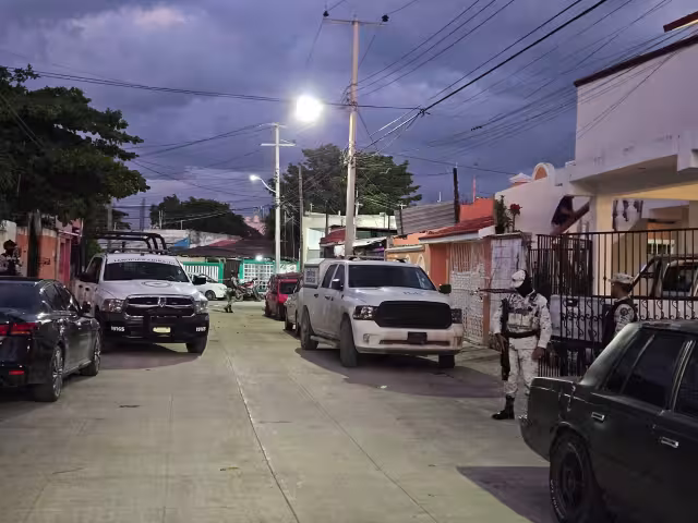 Elementos de diferentes corporaciones custodiaron la escena del crimen.