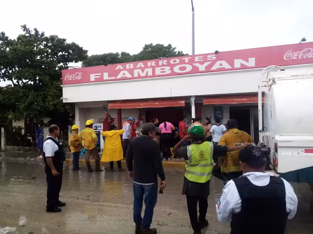 Conato de incendio se sale de control en tienda de la colonia Las Brisas