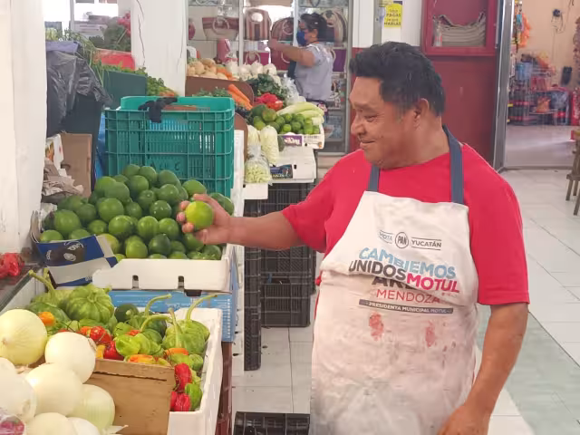 Entrevistados mencionaron que la gente compra este fruto por pieza, ya que el kilo está caro
