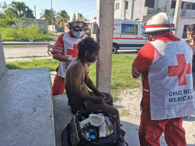 El hombre aseguró que sujetos lo abordaron a una camioneta, donde lo golpearon para después dejarlo abandonado
