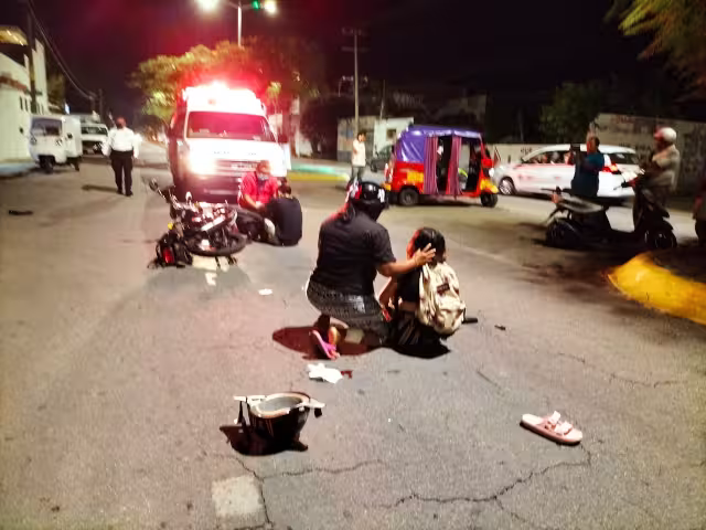 El motociclista sufrió una fractura en la mano derecha y mujer presentó una fractura en el tabique y la quijada aparte de perder un diente