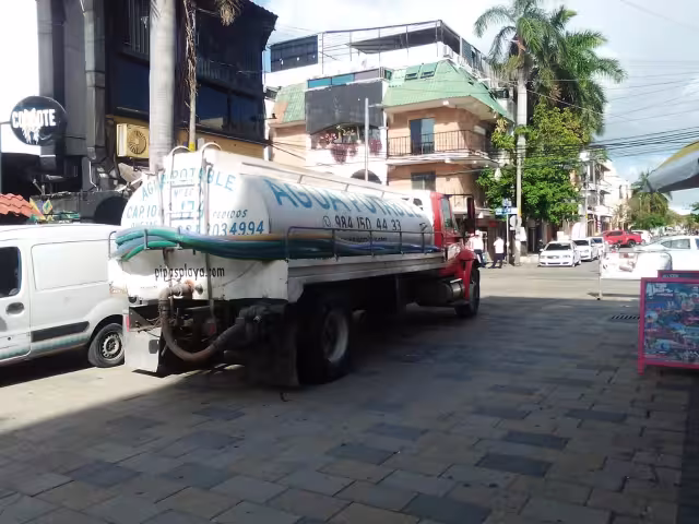 Los hoteleros y empresarios exigen que Aguakan resuelva los cortes del suministro del líquido en la zona turística de Playa del Carmen, ante la llegada de la Semana Santa