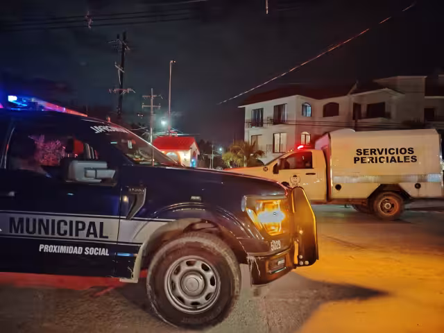 Servicios Periciales llegó para hacer el levantamiento del cuerpo.