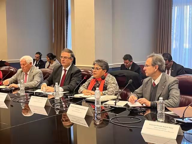 El canciller Marcelo Ebrard presidió la reunión en Washington