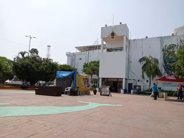 Alcalde del Carmen enfrenta riesgo de multas y destitución por despidos injustificados