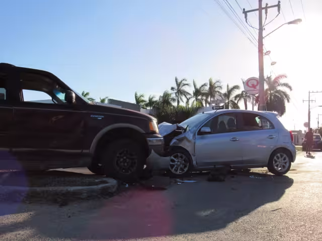 El accidente dejó muchos daños materiales