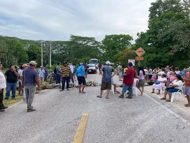 Habitantes bloquearon la carretera 261 por daños causados por lluvias.