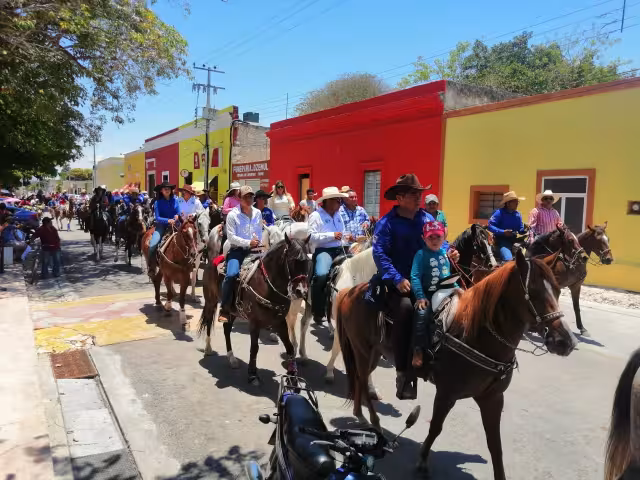 Wilberto Flota Ake, presidente municipal, invita a la gente a ser partícipe de la celebración