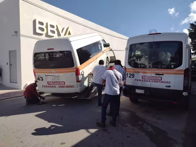 Las vans de la Untrac Chetumal al Corralón Municipal de Carrillo Puerto y aplicaron infracciones a los choferes