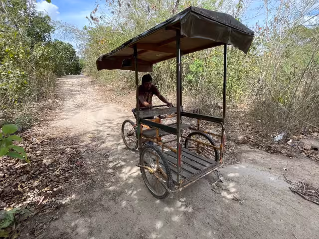 En la temporada de lluvias el agua pluvial alcanza hasta el medio metro de altura sobre la vialidad