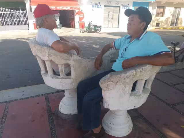 Junto a las parteras o comadronas es un oficio casi extinto en Yucatán