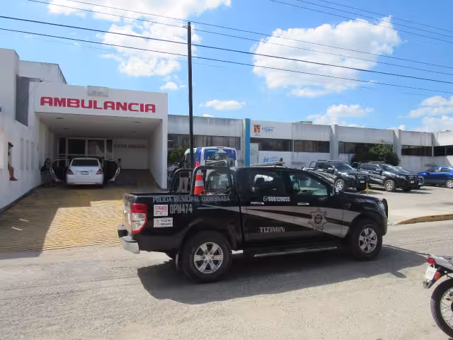 El abuelito fue trasladado al hospital San Carlos, donde se confirmó que ya no tenía signos vitales