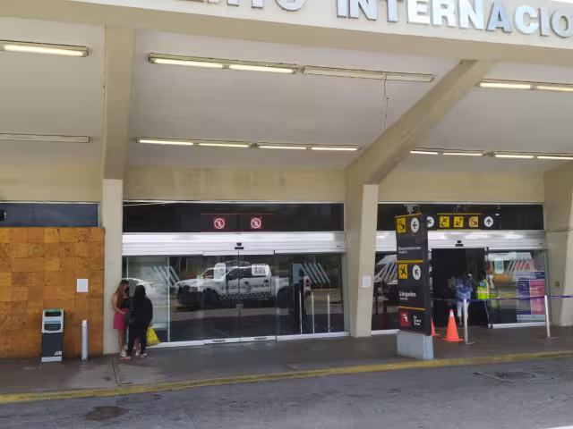 Usuarios tuvieron que esperar casi dos horas para viajar desde el Aeropuerto Internacional de Ciudad del Carmen