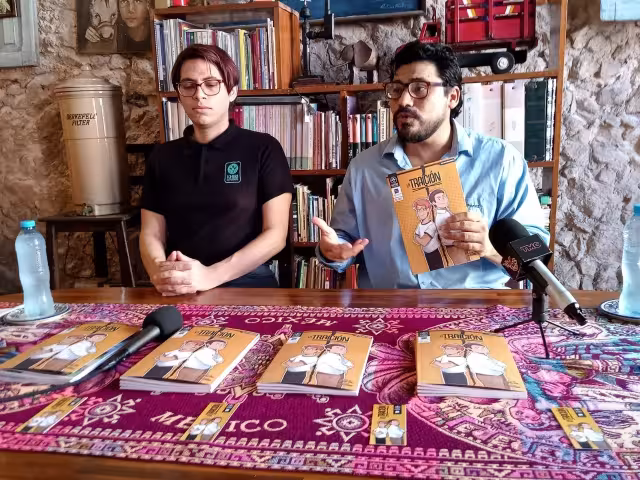 El escritor campechano presentó su nueva obra