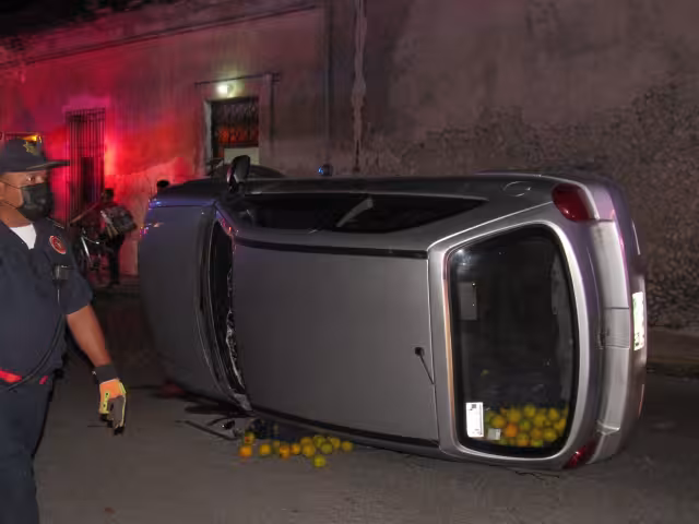 El automóvil terminó dañado