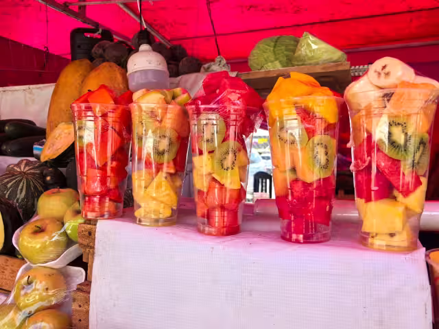 Política educativa impulsa ventas de frutas en El Tamarindo