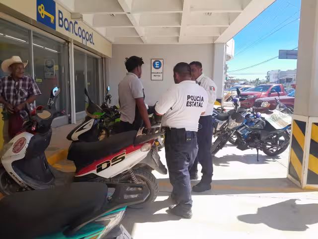 Un joven del ejido Jobal fue estafado con 30 mil pesos mientras se encontraba en la avenida Héctor Pérez Martínez.