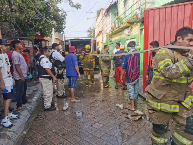 El incendio provocó que al menos el 60% del domicilio se calcinara