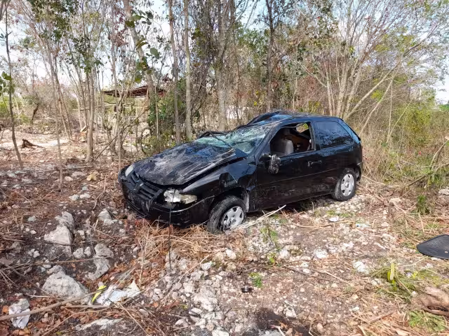 El automovilista perdió el control de su unidad a la altura de la Región 247