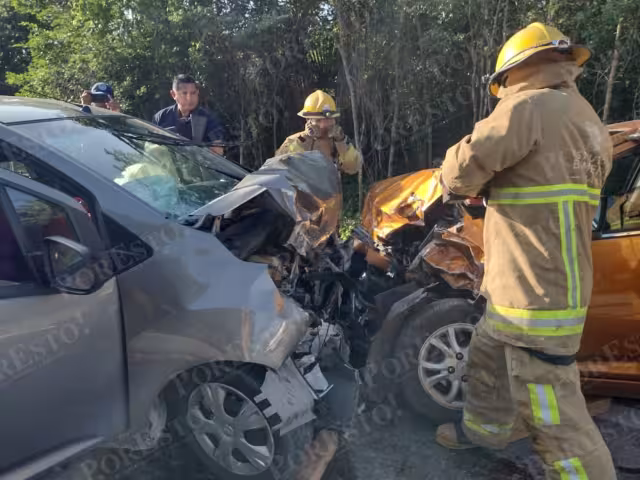 Los heridos luego del accidente automovilístico en la carretera federal Cancún-Mérida fueron llevados a hospitales cercanos para su atención