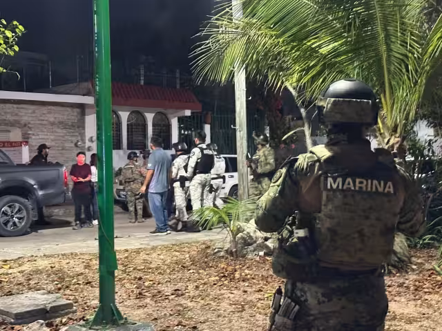 Elementos de la Secretaría de Marina y Guardia Nacional participaron en el operativo.