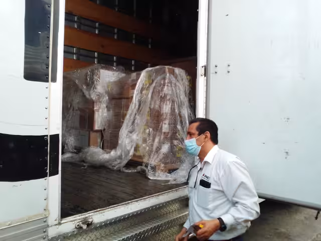 El personal recibió el materia electoral esta mañana