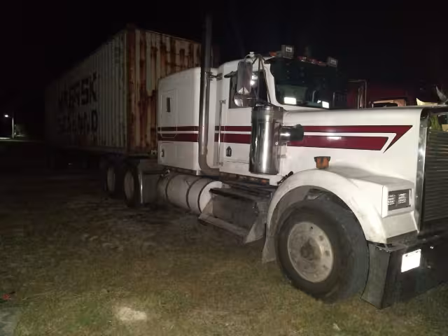 Ambos choferes, las unidades y el recurso maderero fueron puestos a disposición de la FGR del municipio para las indagaciones correspondientes