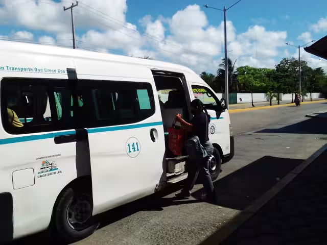 Los choferes de las unidades de transporte público en Playa del Carmen podrán negar el servicio a personas que no porten cubrebocas
