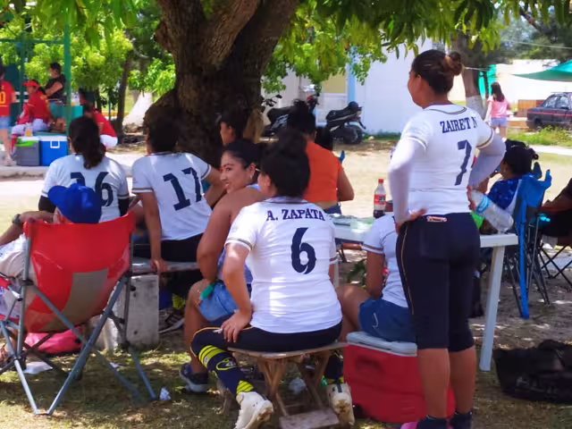 A pesar de la contingencia, los deportistas realizan actividades en espacios públicos