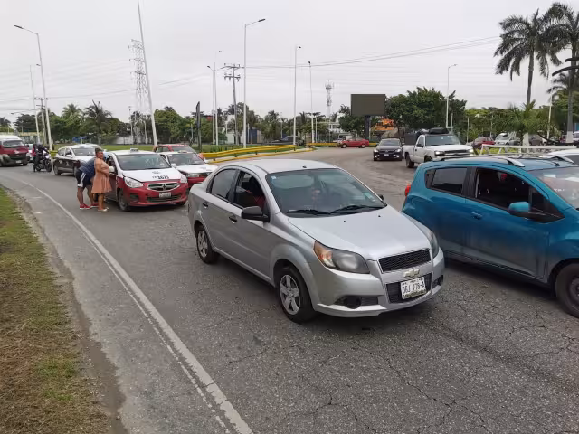 En el choque solamente se registraron daños materiales